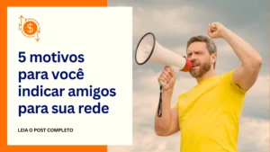 homem com megafone na mão